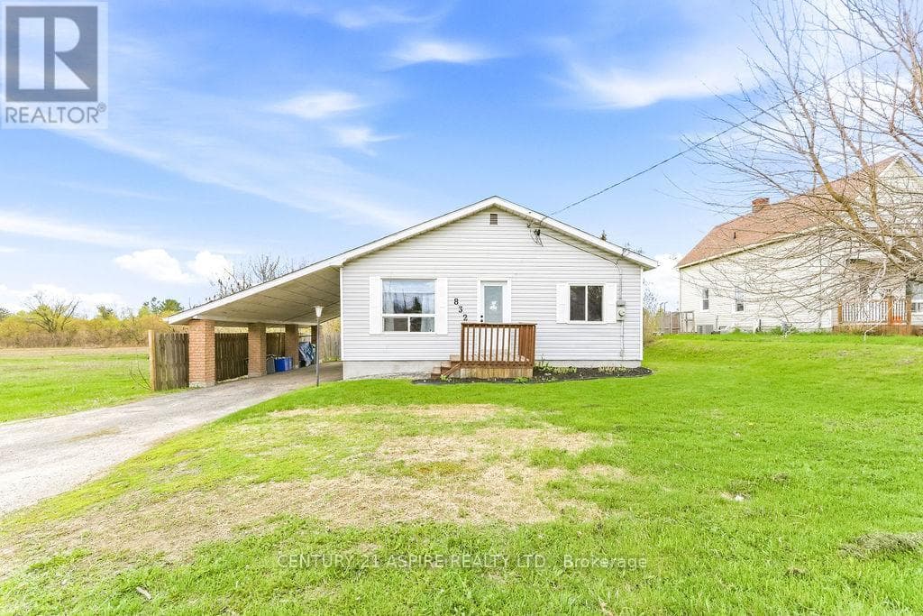 4 Bed · 2 Bath Detached House for Sale in Pembroke