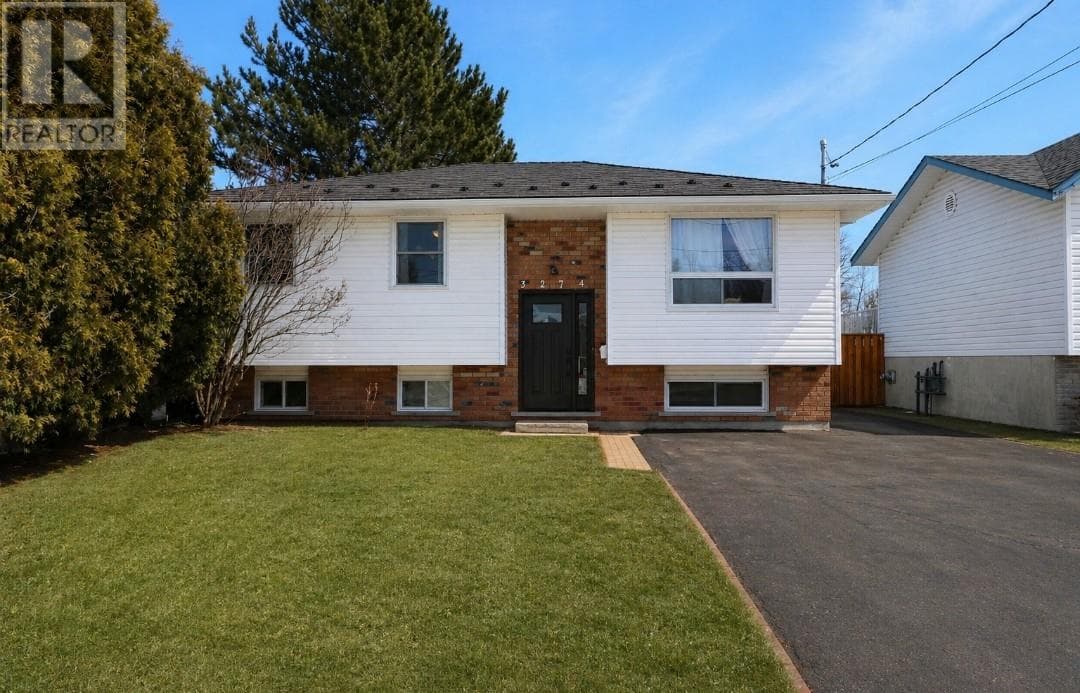 3 Bed · 2 Bath Detached House for Sale in Val Caron