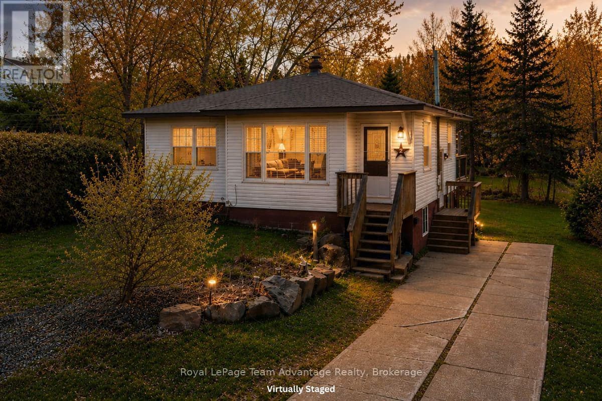 2 Bed · 2 Bath Detached House for Sale in Parry Sound