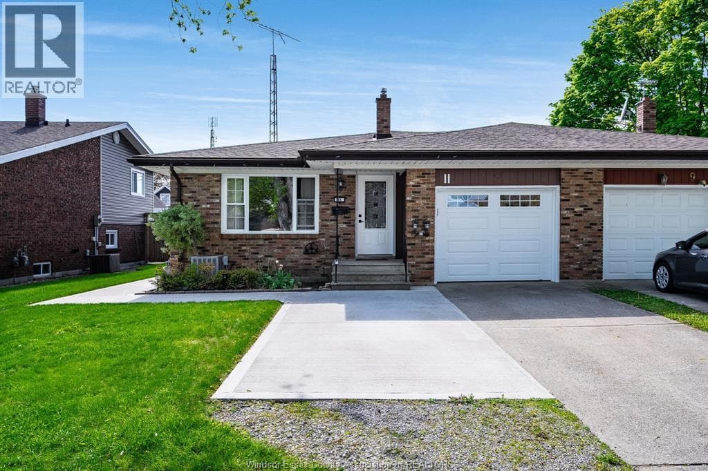 3 Bed · 2 Bath Detached House for Sale in Leamington