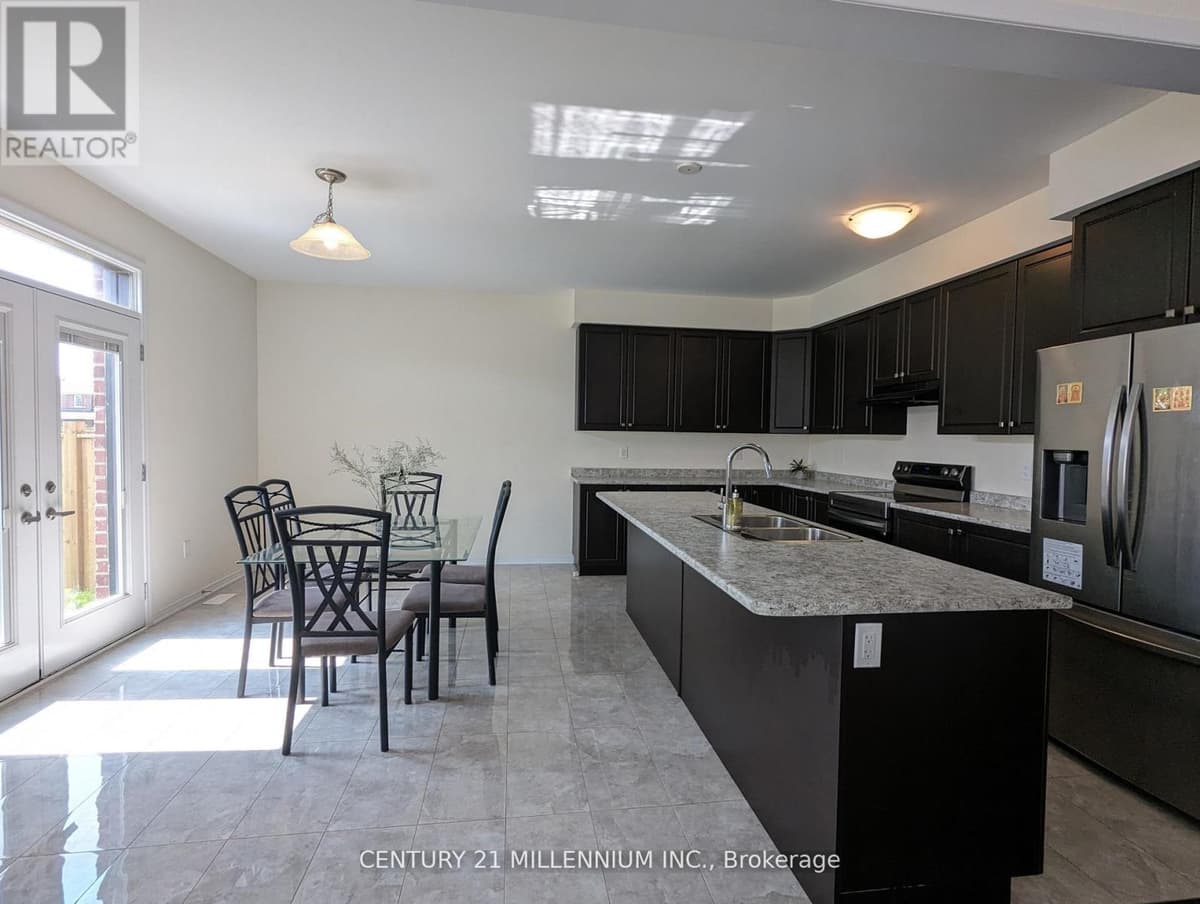 5 Bed · 4 Bath Detached House for Rent in Woolwich