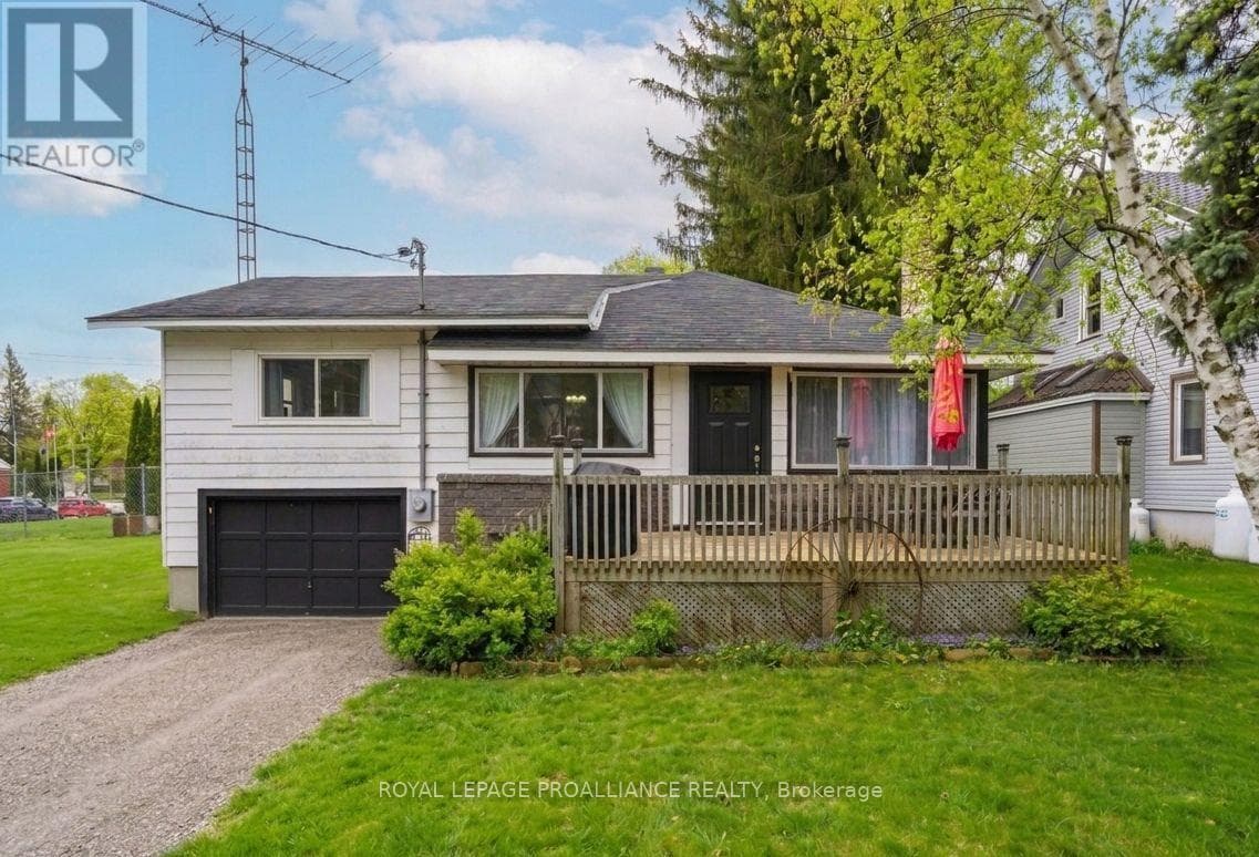 2 Bed · 1 Bath Detached House for Sale in Front of Yonge