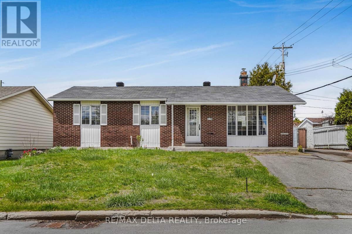 3 Bed · 2 Bath Detached House for Sale in Hawkesbury
