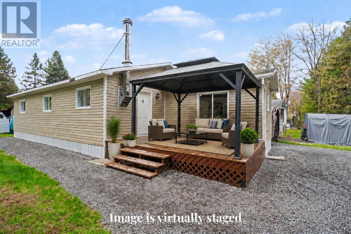 3 Bed · 1 Bath Detached House for Sale in Clarence-Rockland