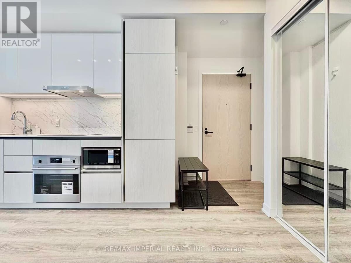 2 Bed · 2 Bath Detached House for Rent in Vaughan