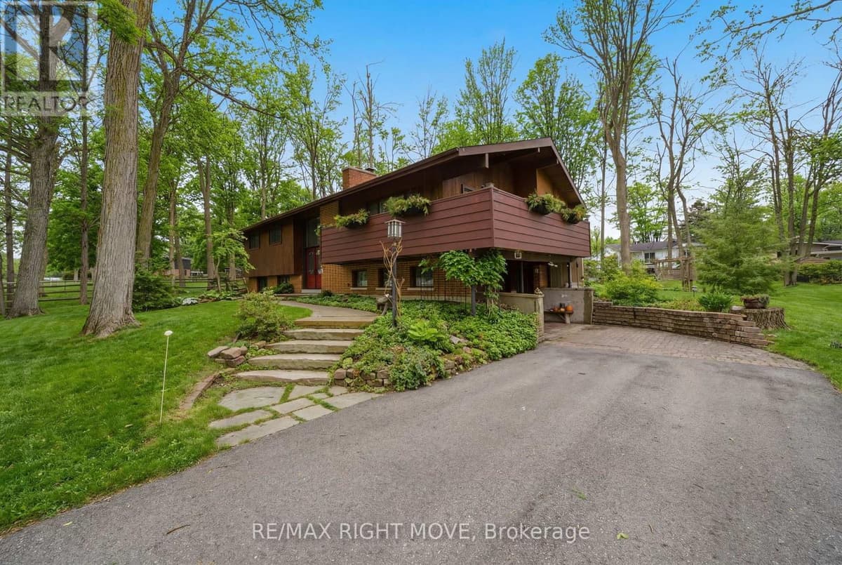 4 Bed · 3 Bath Detached House for Sale in Orillia
