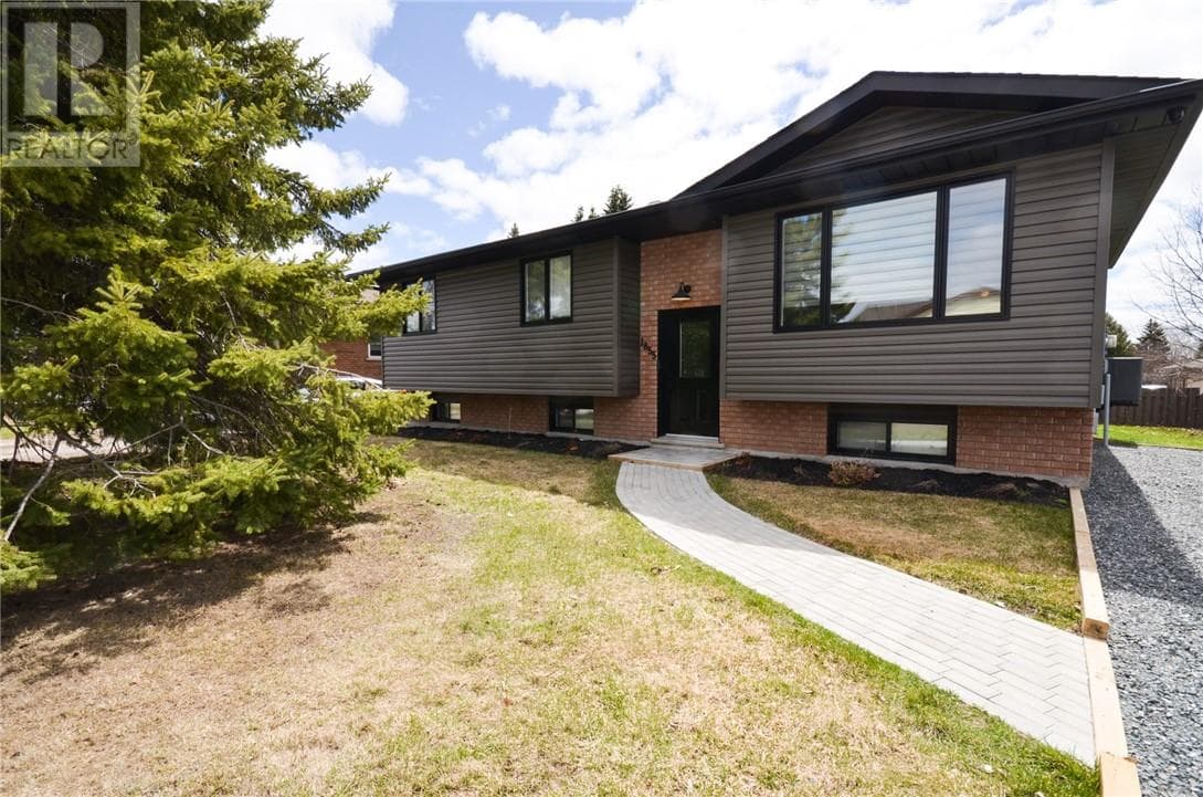 4 Bed · 2 Bath Detached House for Sale in Sudbury