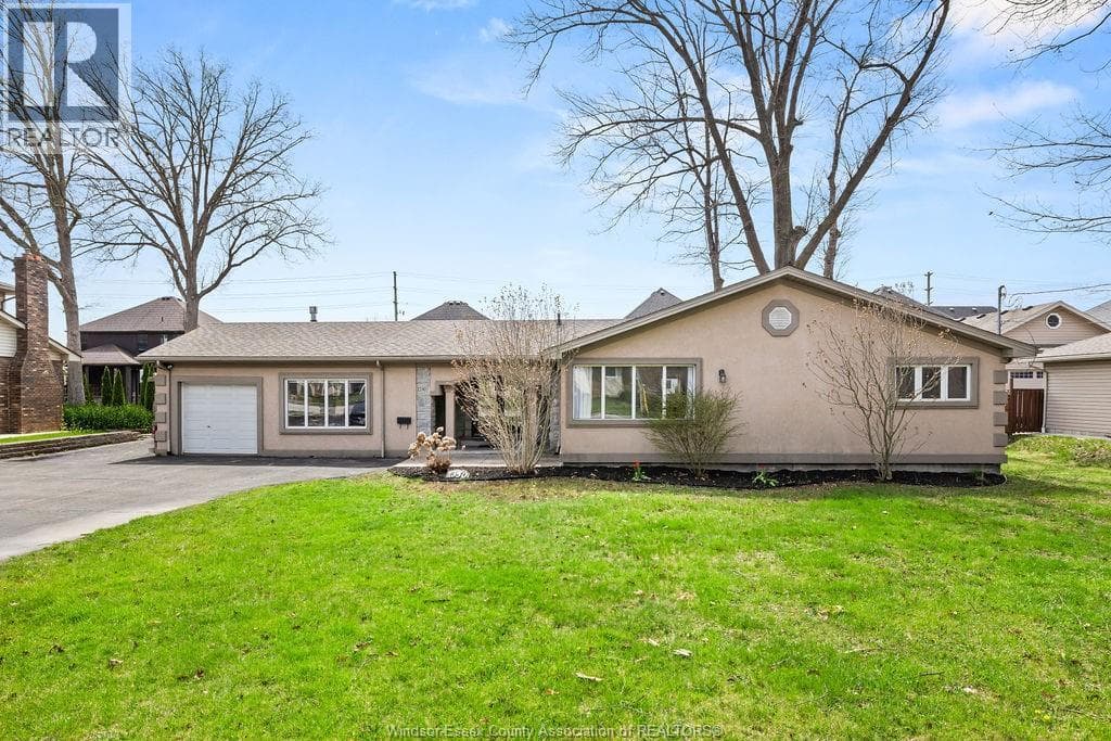 3 Bed · 2 Bath Detached House for Sale in LaSalle