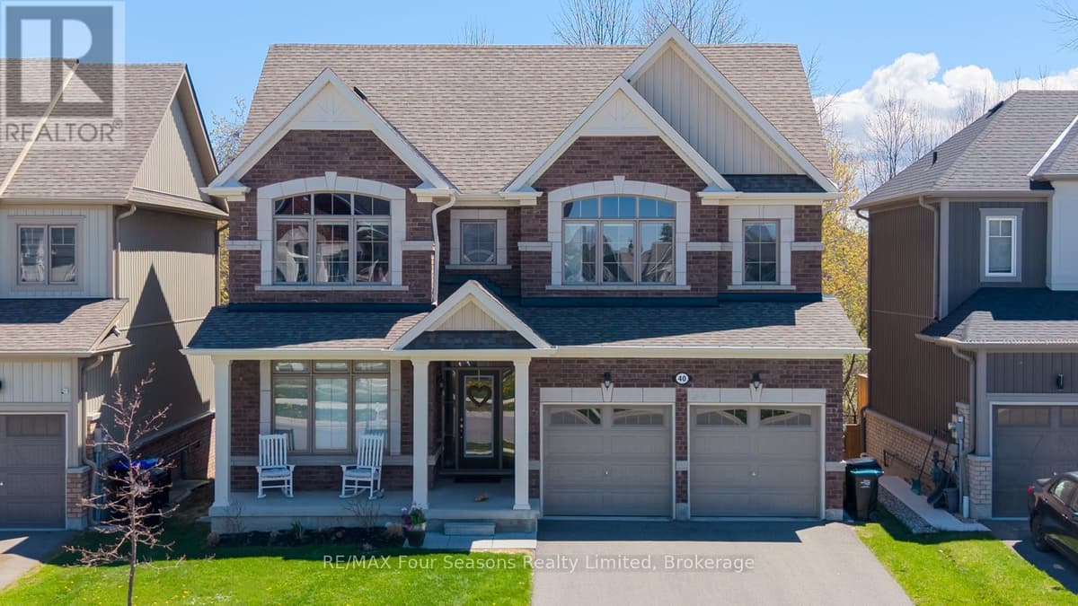 4 Bed · 3 Bath Detached House for Sale in Collingwood