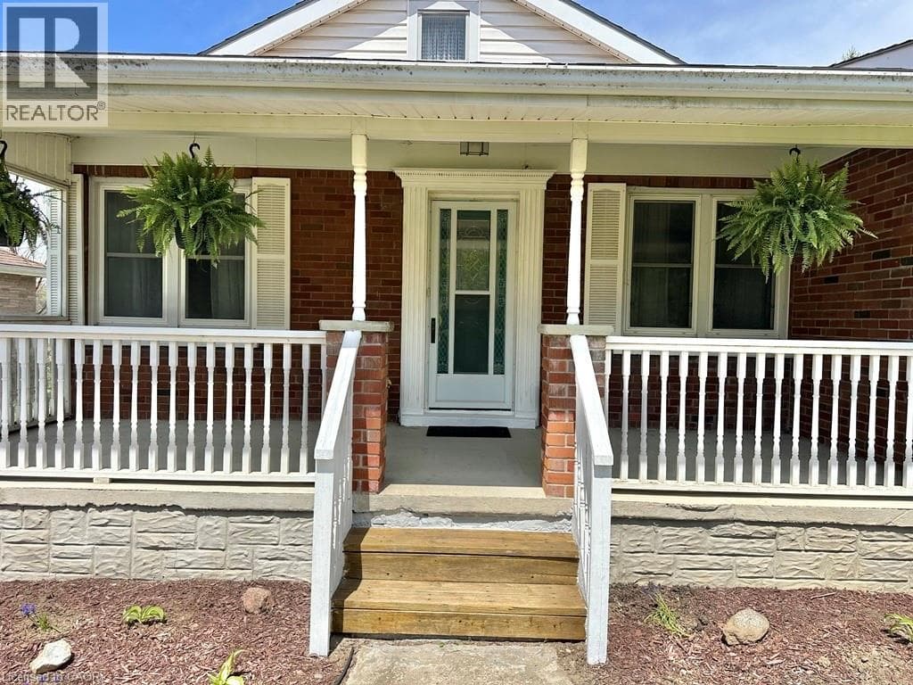 3 Bed · 2 Bath Detached House for Sale in Simcoe