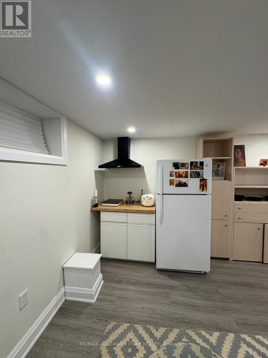 1 Bath Detached House for Rent in Aurora