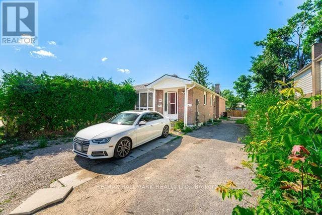 4 Bed · 1 Bath Detached House for Rent in Barrie