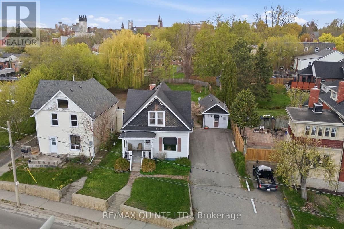3 Bed · 2 Bath Detached House for Sale in Belleville
