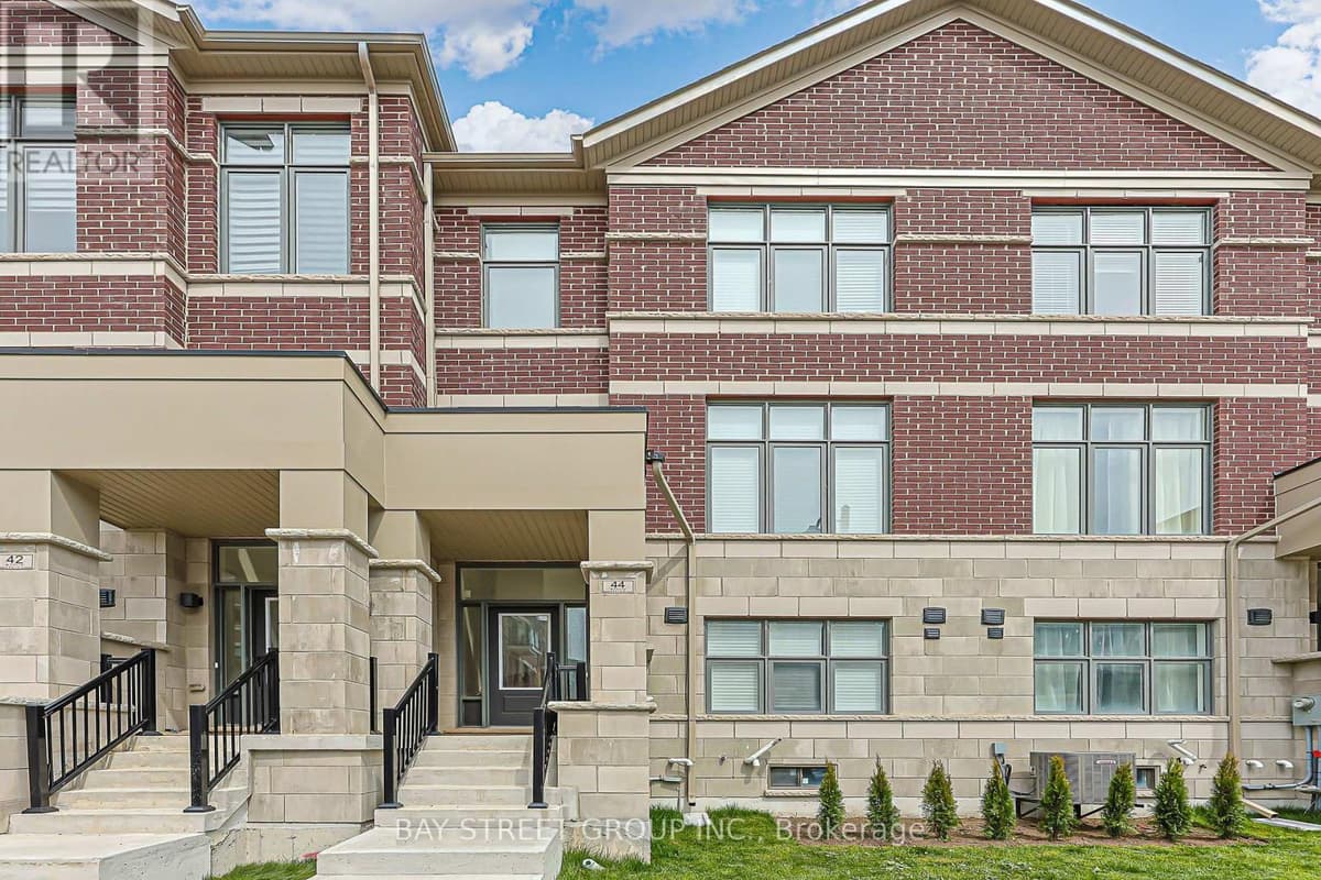 4 Bed · 4 Bath Detached House for Sale in Richmond Hill