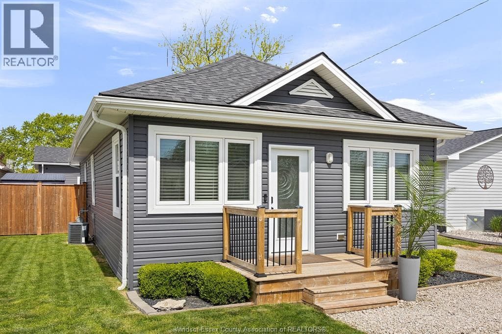 3 Bed · 1 Bath Detached House for Sale in Lakeshore
