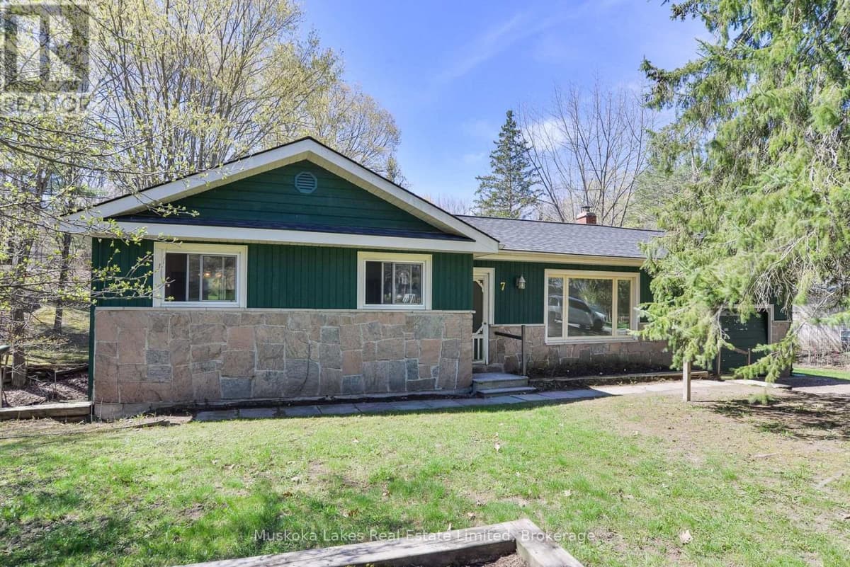 3 Bed · 1 Bath Detached House for Sale in Muskoka Lakes