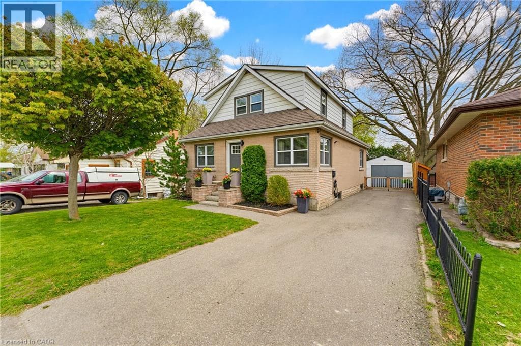 4 Bed · 2 Bath Detached House for Sale in Cambridge
