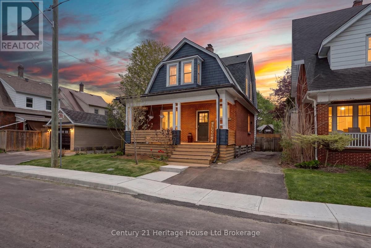 3 Bed · 2 Bath Detached House for Sale in Woodstock