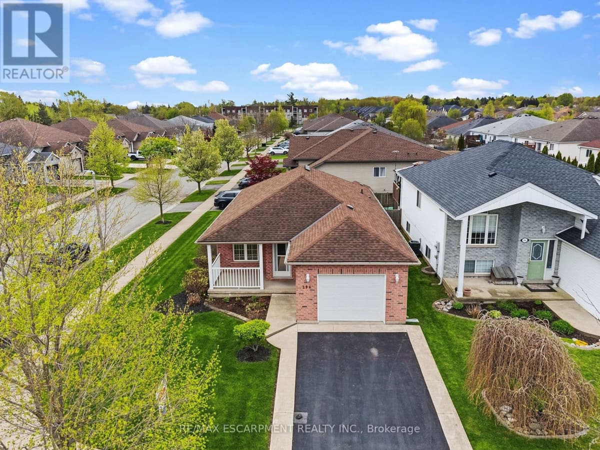 2 Bed · 2 Bath Detached House for Sale in Welland
