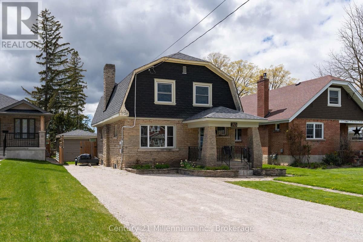 3 Bed · 2 Bath Detached House for Sale in Owen Sound