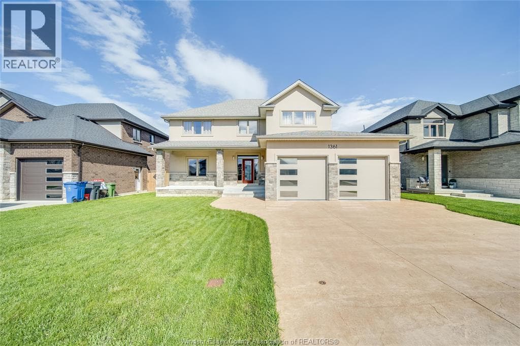 5 Bed · 3 Bath Detached House for Sale in Lakeshore