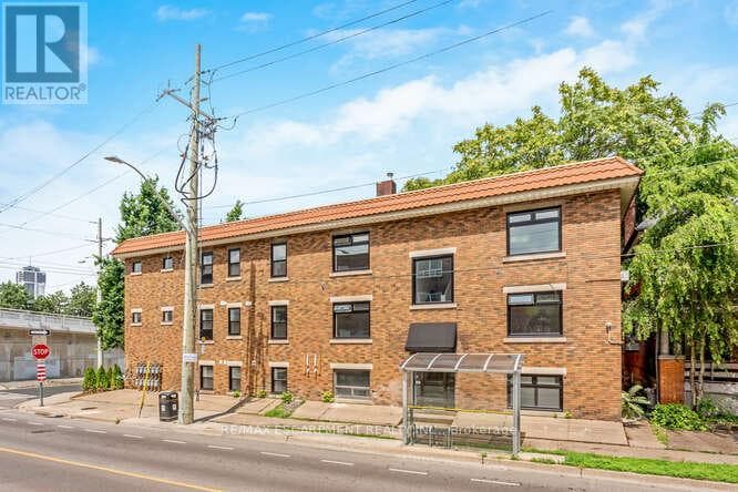 11 Bath Multi-Family for Sale in Hamilton