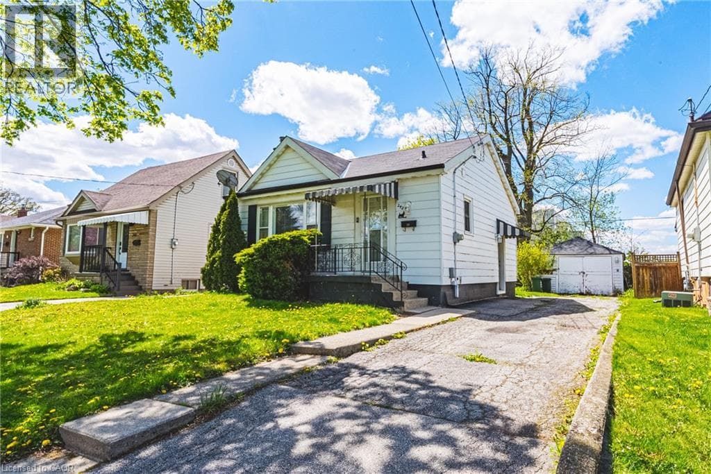 2 Bed · 2 Bath Detached House for Sale in Hamilton