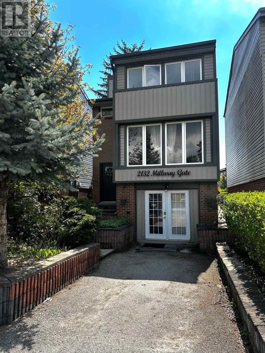 3 Bed · 2 Bath Detached House for Rent in Mississauga