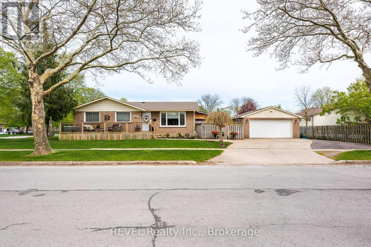 4 Bed · 2 Bath Detached House for Sale in Niagara Falls
