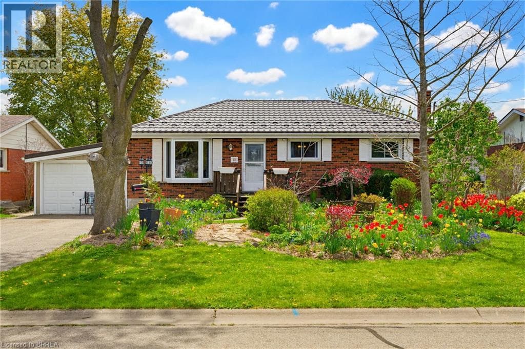 3 Bed · 2 Bath Detached House for Sale in Paris