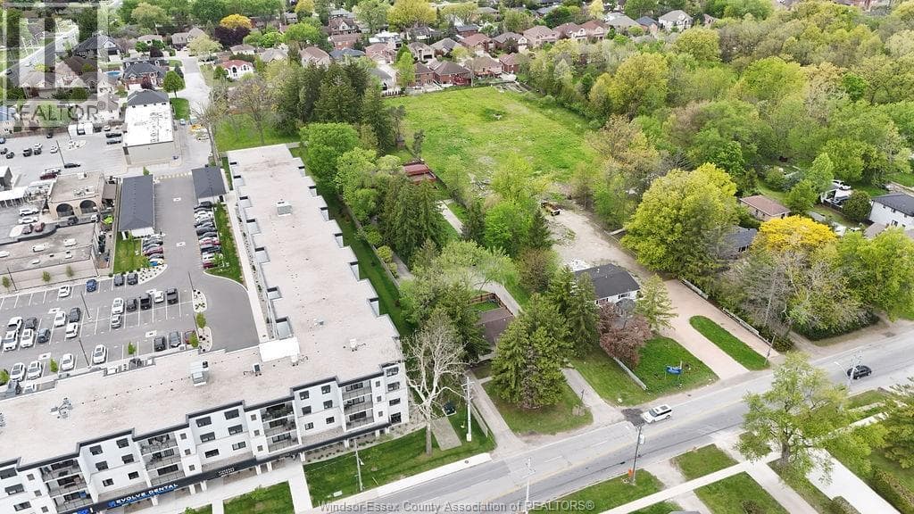 4 Bed · 2 Bath Detached House for Sale in Windsor