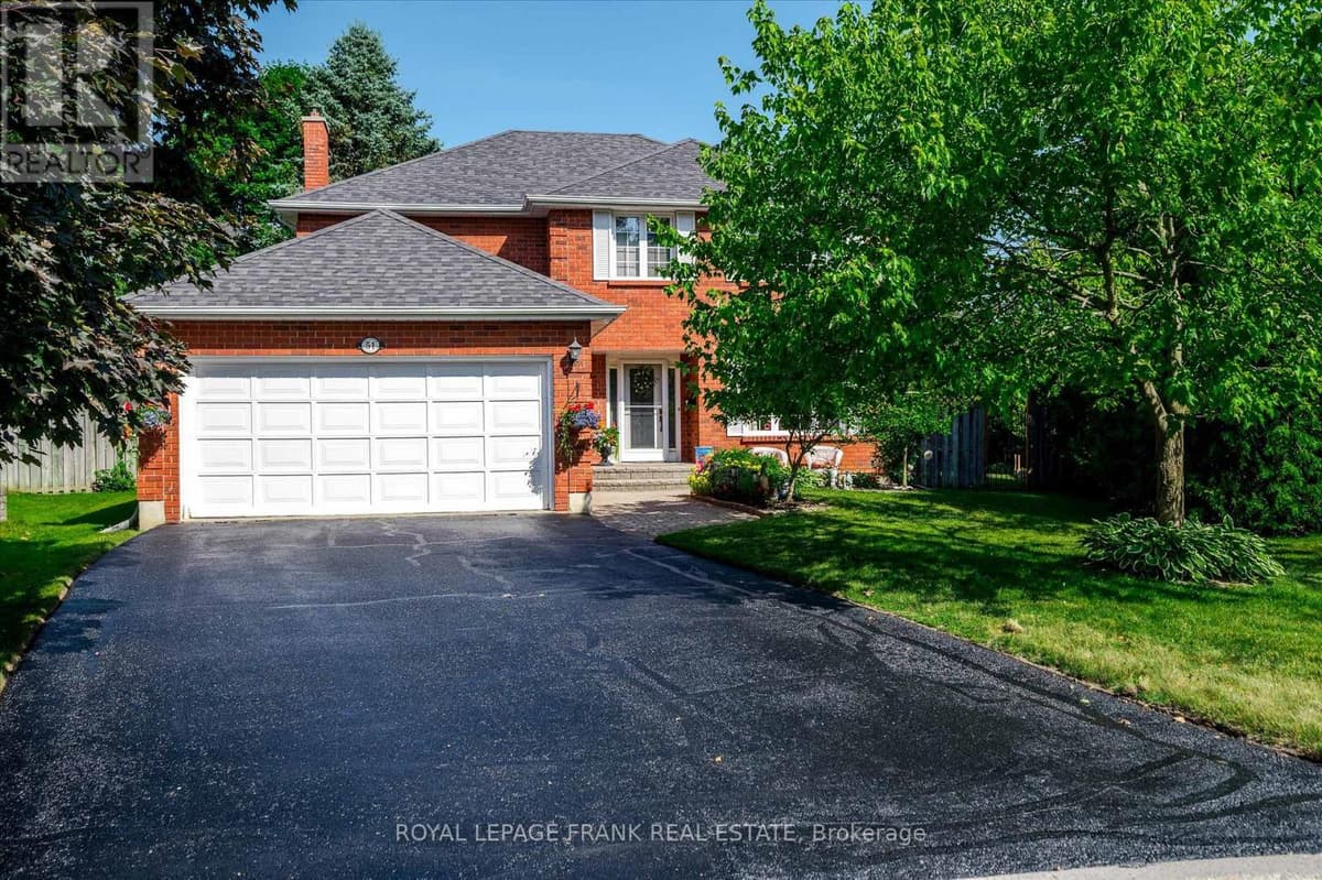 4 Bed · 4 Bath Detached House for Sale in Peterborough