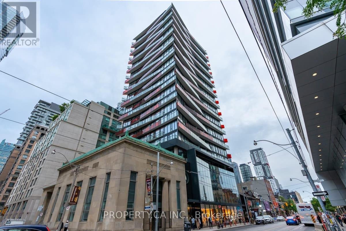 1 Bath Detached House for Sale in Toronto
