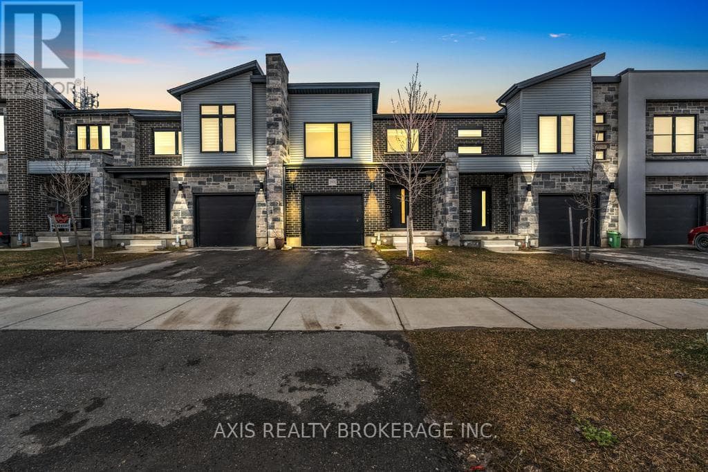 3 Bed · 3 Bath Detached House for Sale in London South