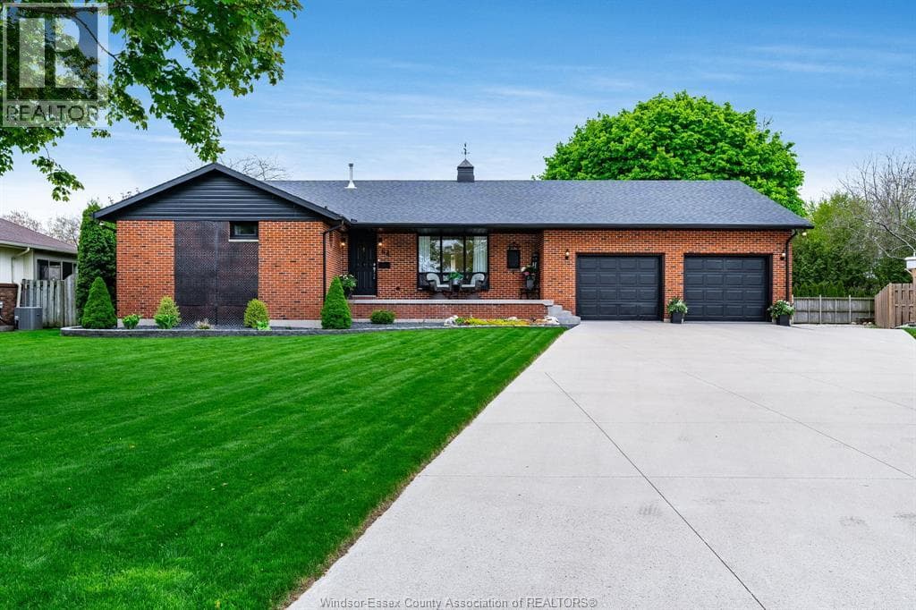 3 Bed · 3 Bath Detached House for Sale in Leamington