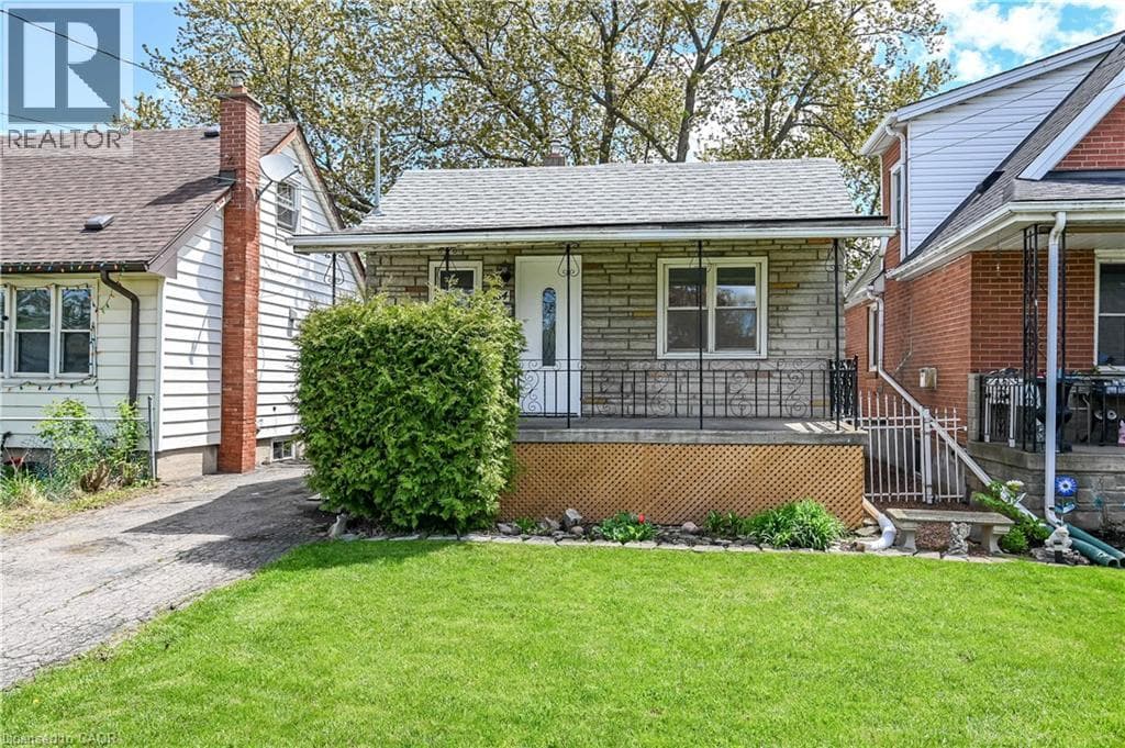 2 Bed · 1 Bath Detached House for Sale in Hamilton