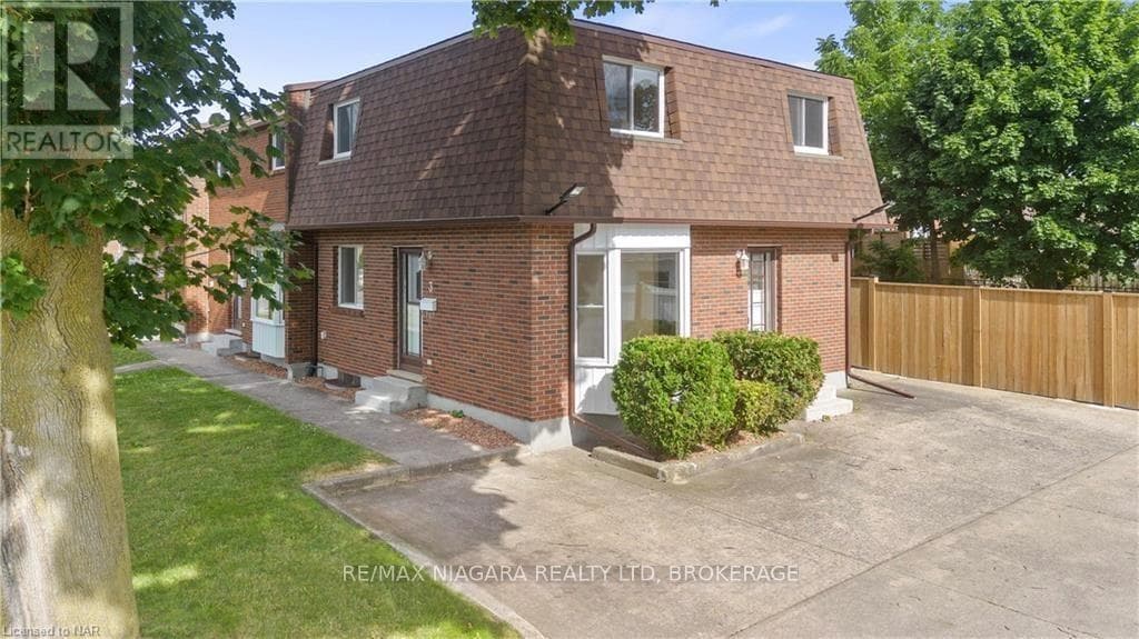 3 Bed · 2 Bath Detached House for Rent in Niagara Falls