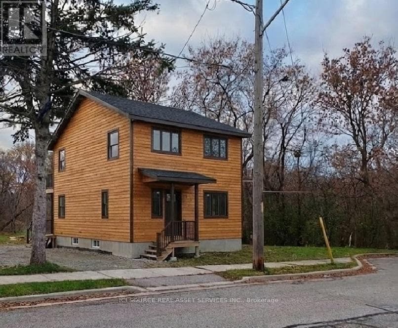 3 Bed · 1 Bath Detached House for Sale in Oshawa