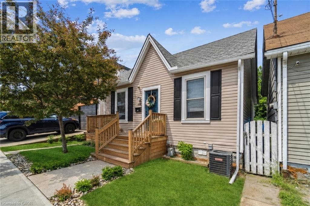 3 Bed · 2 Bath Detached House for Rent in Hamilton