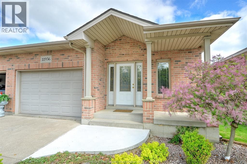 3 Bed · 3 Bath Detached House for Sale in Windsor