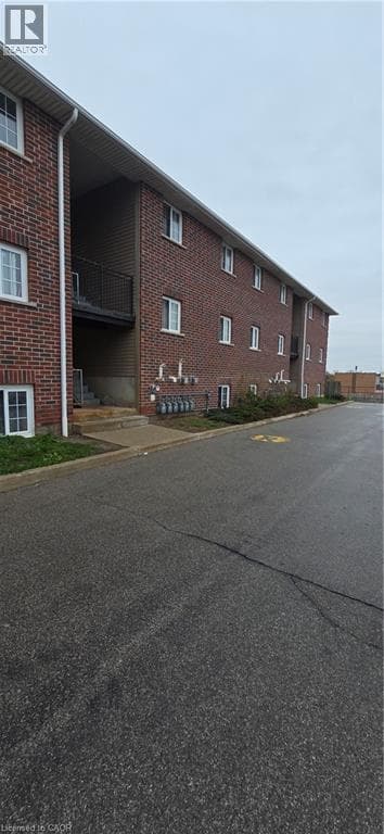 1 Bed · 1 Bath Detached House for Rent in Kitchener