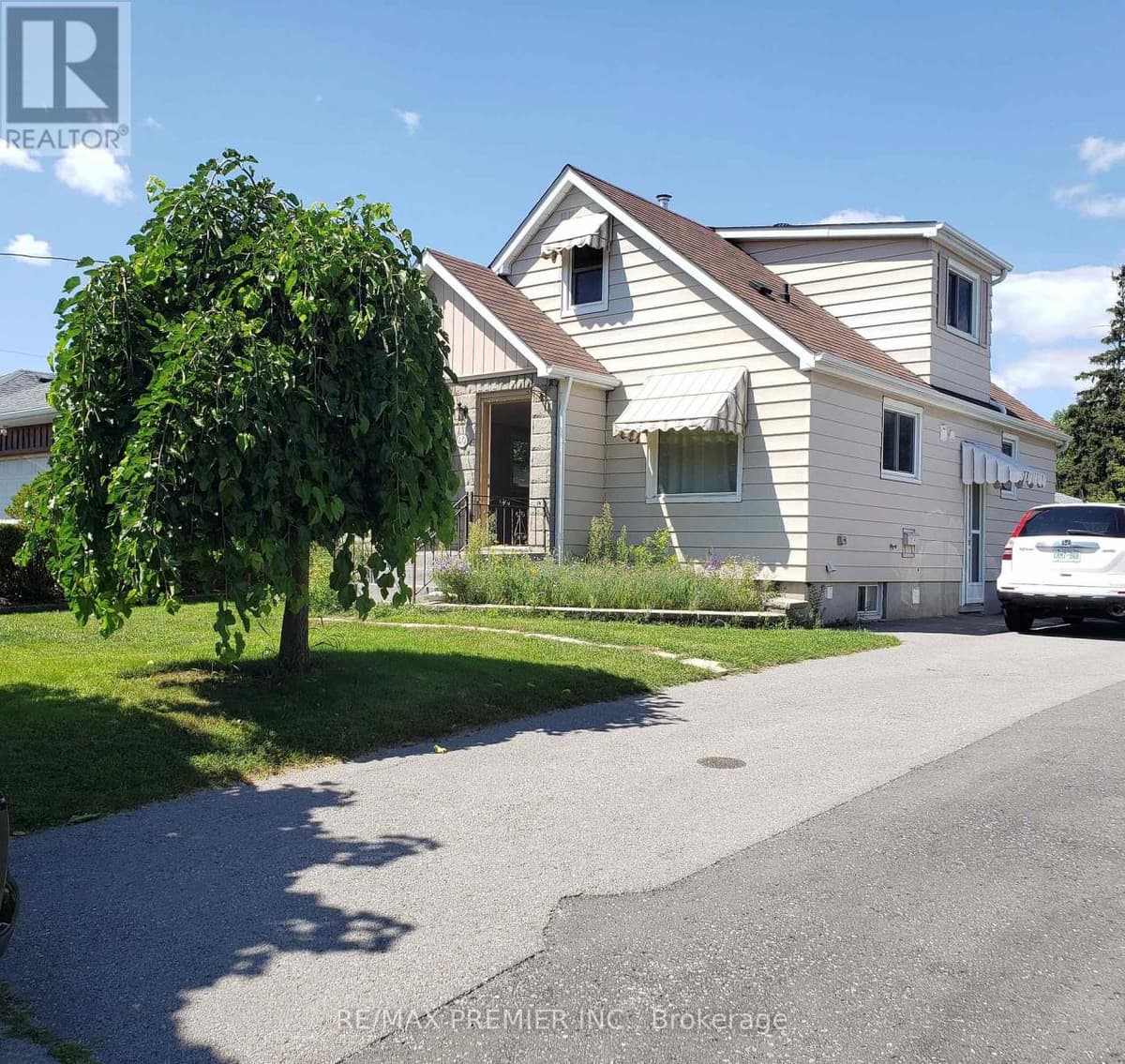 4 Bed · 2 Bath Detached House for Rent in Oshawa