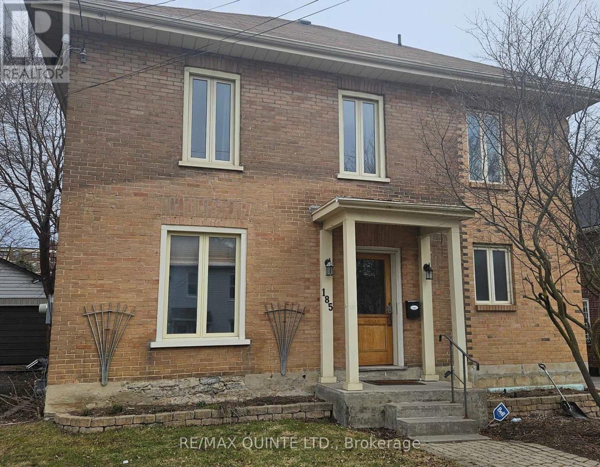 4 Bed · 2 Bath Detached House for Rent in Belleville
