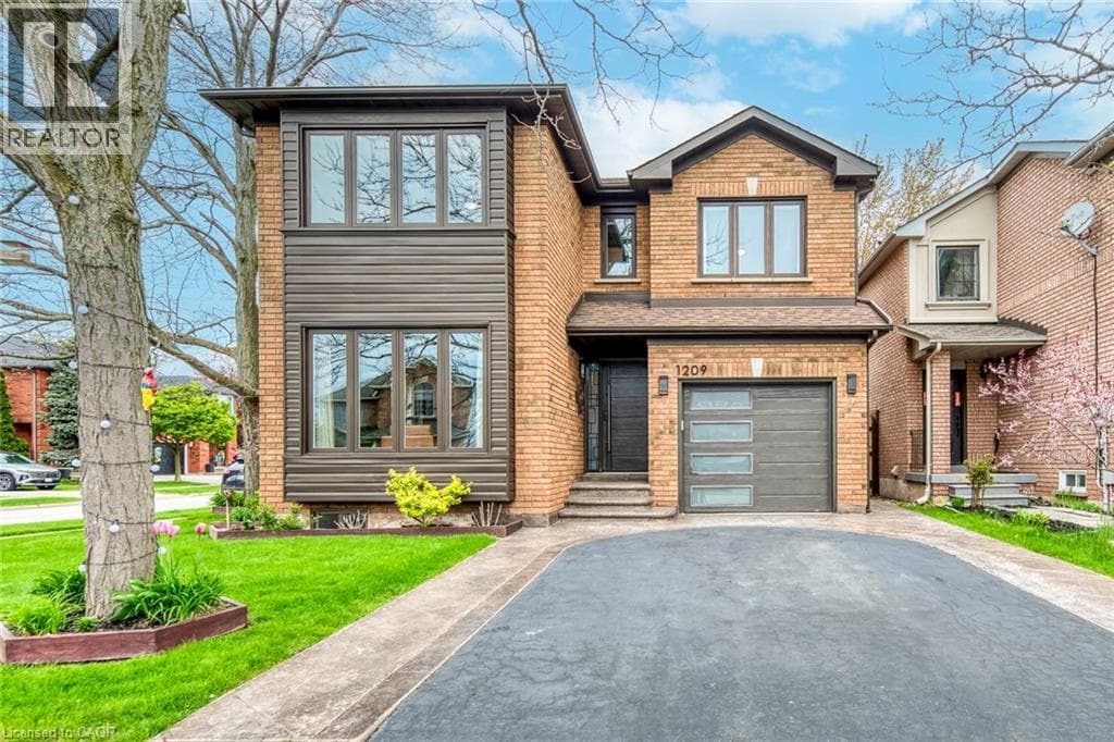 4 Bed · 4 Bath Detached House for Sale in Oakville
