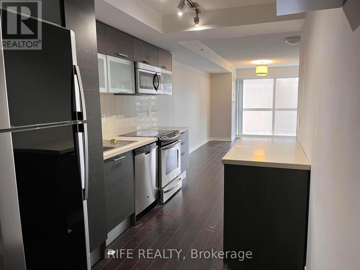 2 Bed · 2 Bath Detached House for Rent in Toronto