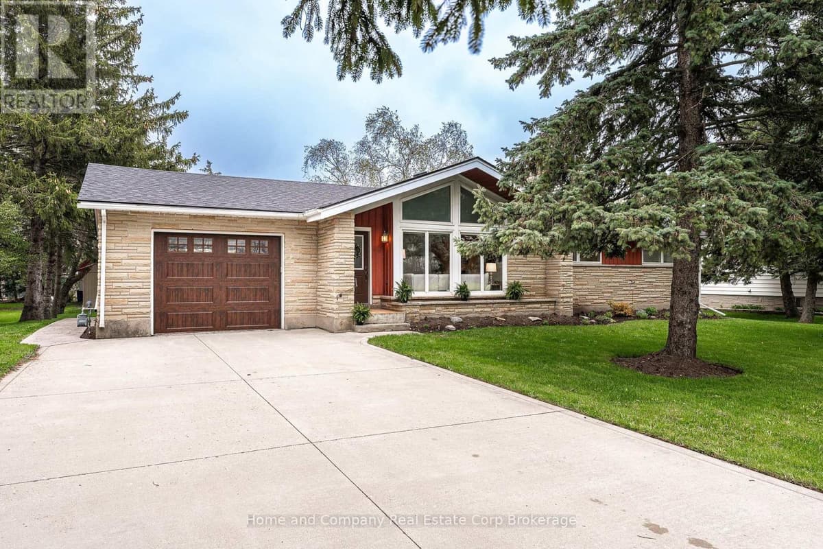 5 Bed · 2 Bath Detached House for Sale in Perth East