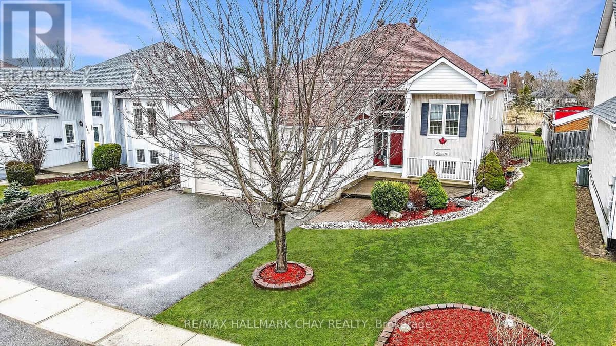 4 Bed · 3 Bath Detached House for Sale in Clearview