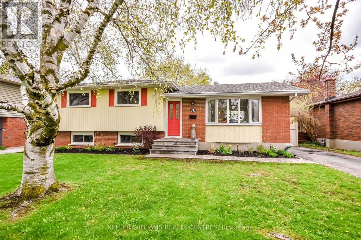 4 Bed · 2 Bath Detached House for Sale in Collingwood