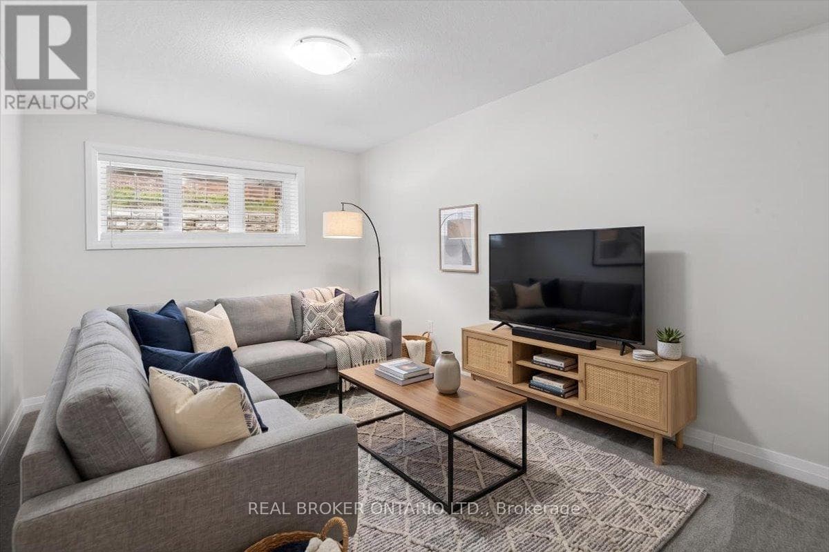 2 Bed · 2 Bath Detached House for Sale in Kitchener