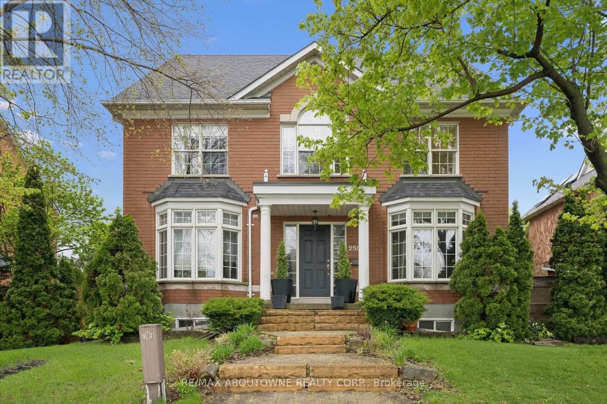 5 Bed · 4 Bath Detached House for Sale in Oakville